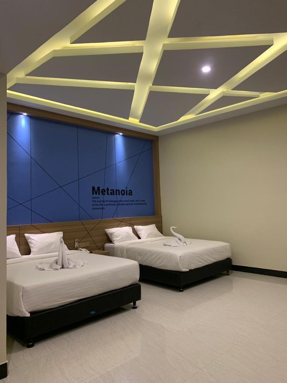 Bless Hotels Sintang Exterior foto