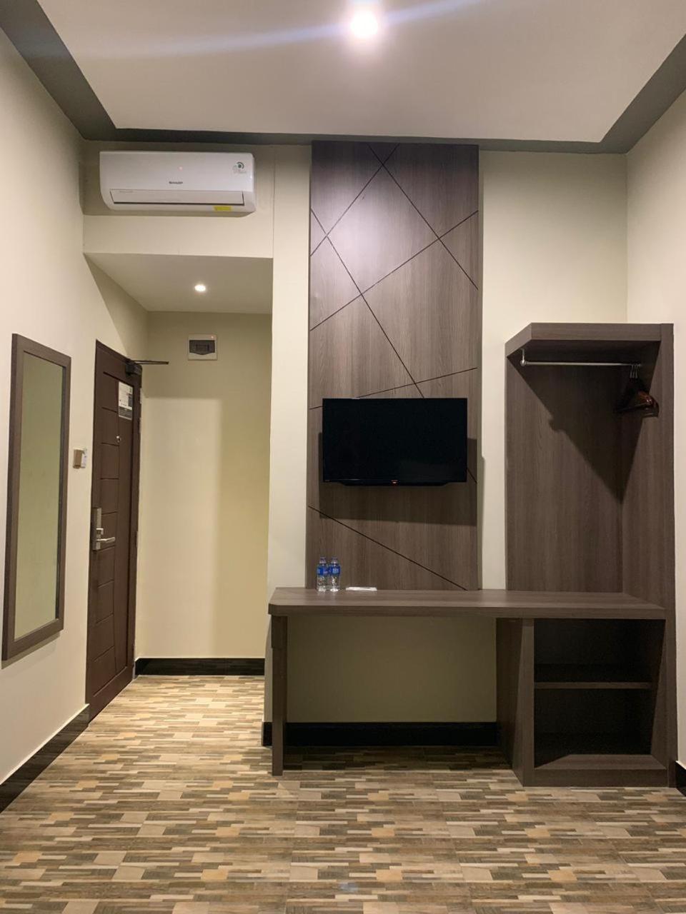 Bless Hotels Sintang Exterior foto